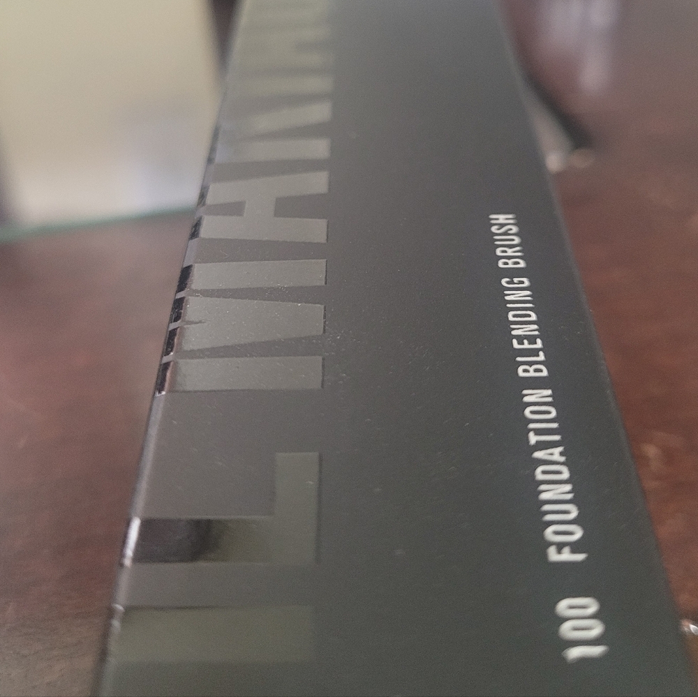 IL Makiage Foundation Blending Brush #100